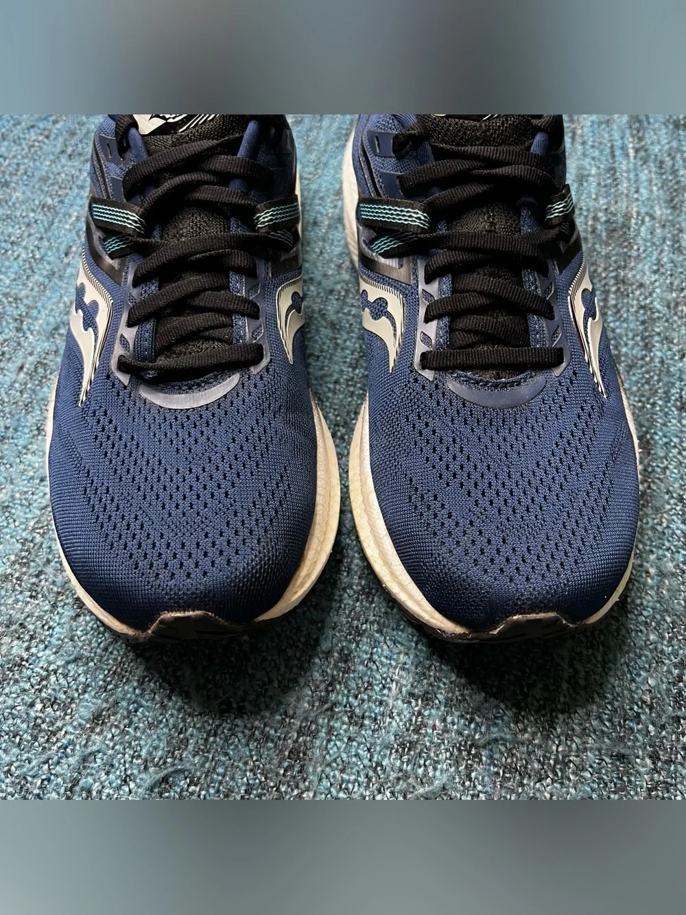 Saucony Triumph 20 Running Shoes in Twilight Blue Black Men's Size 8.5 Sneakers
